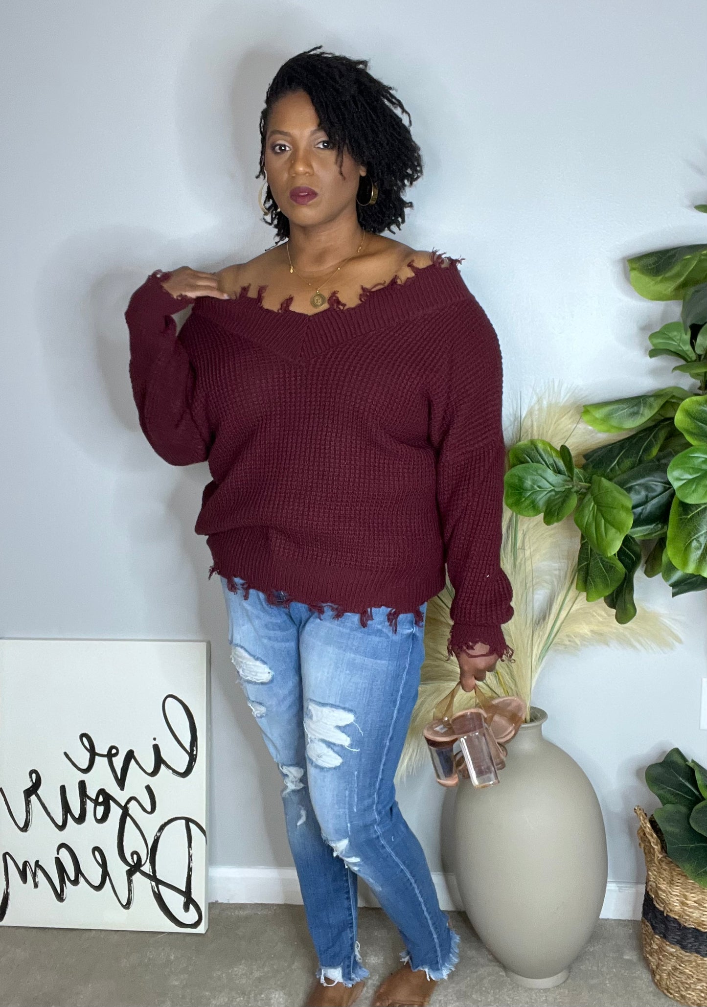 FRAYED OUT V-NECK SWEATER | BURGUNDY