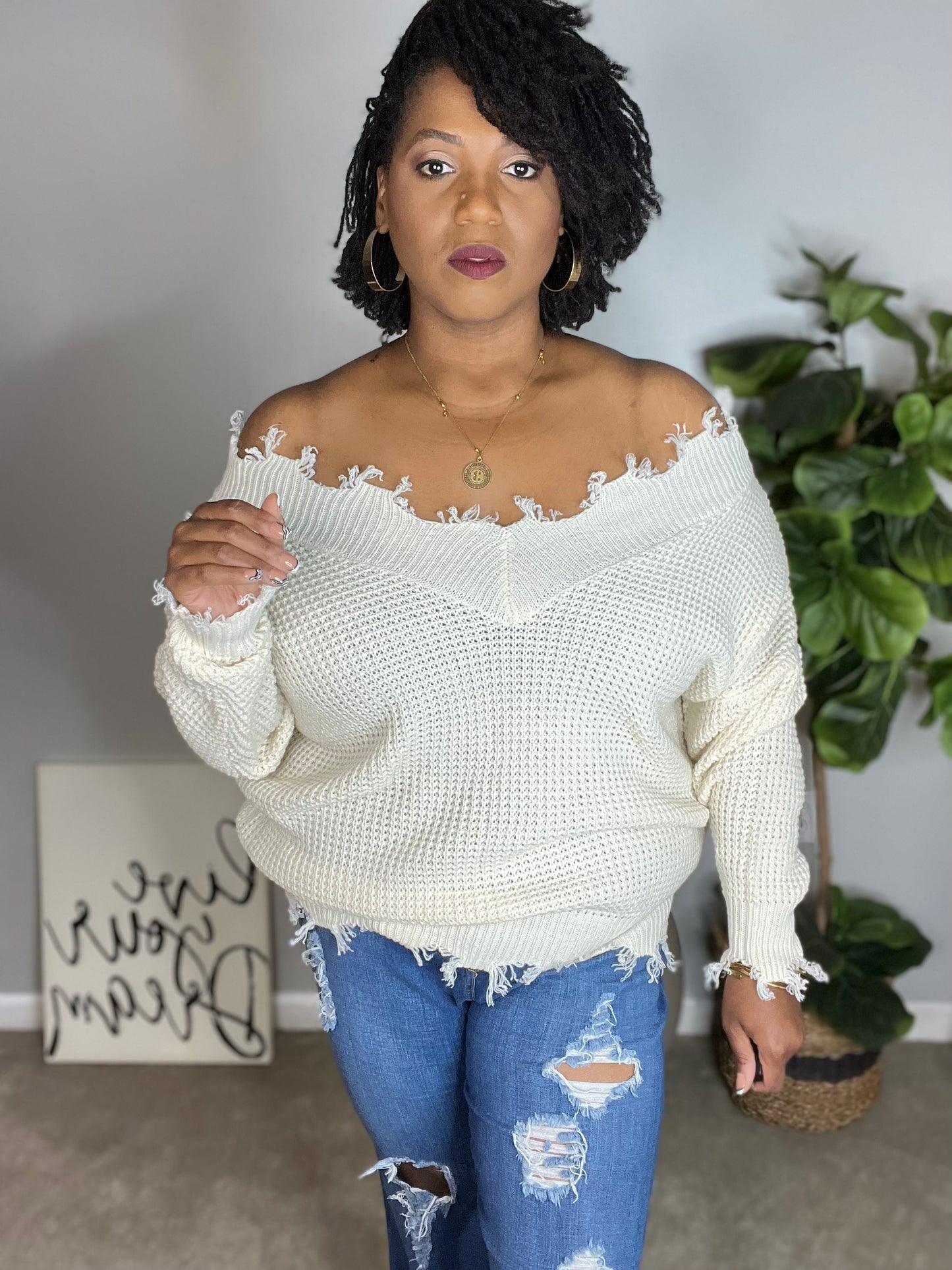 FRAYED OUT V-NECK SWEATER | CREAM